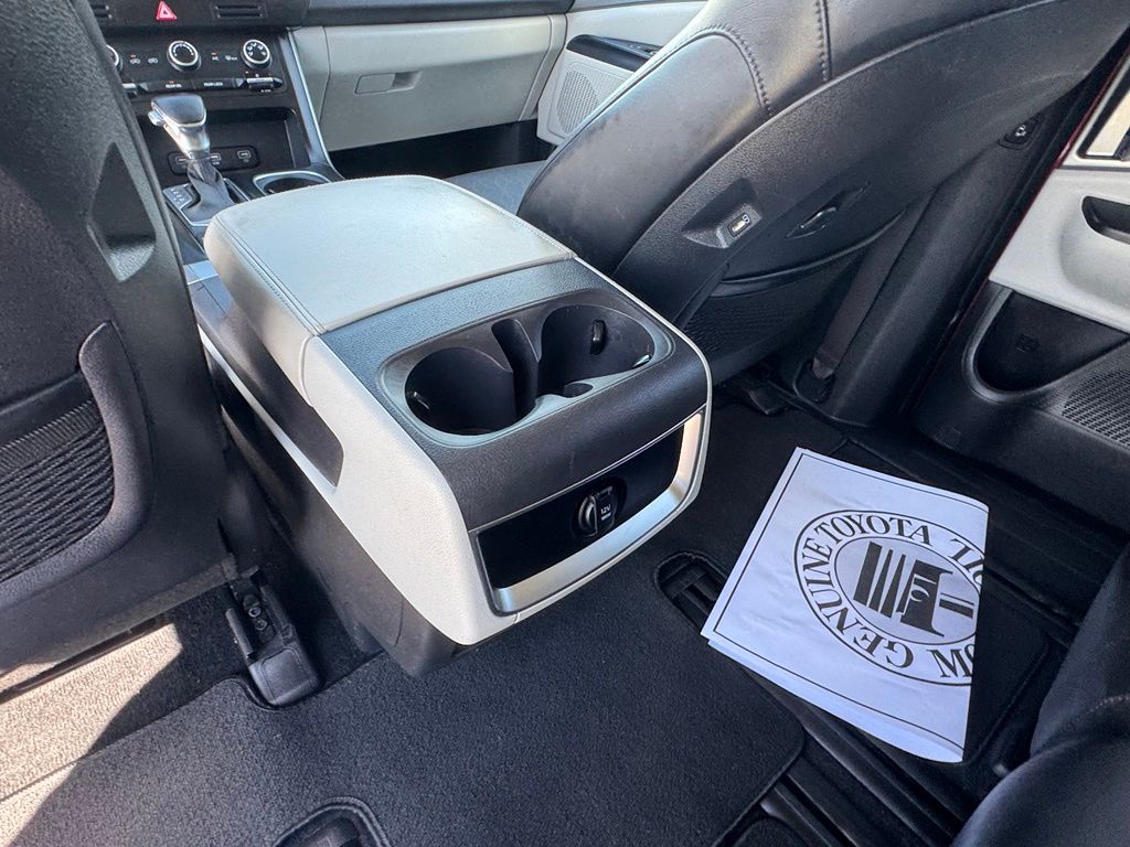 Used 2022 Kia Carnival Van