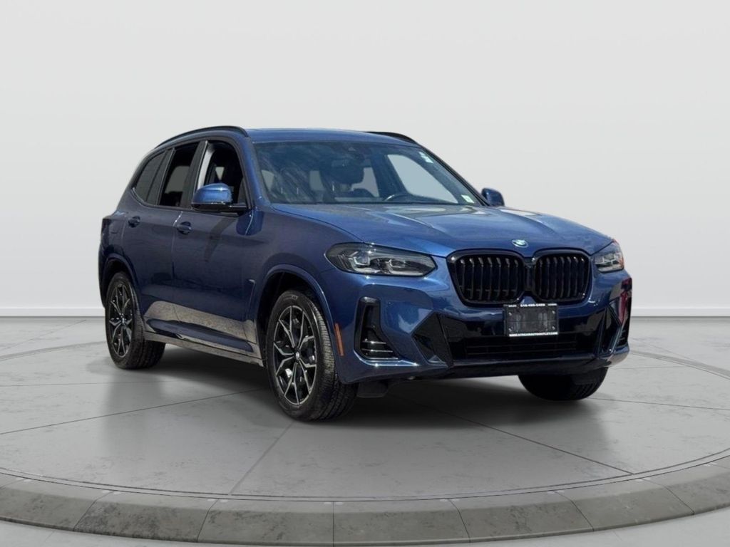 2022 BMW X3 xDrive30i's photo