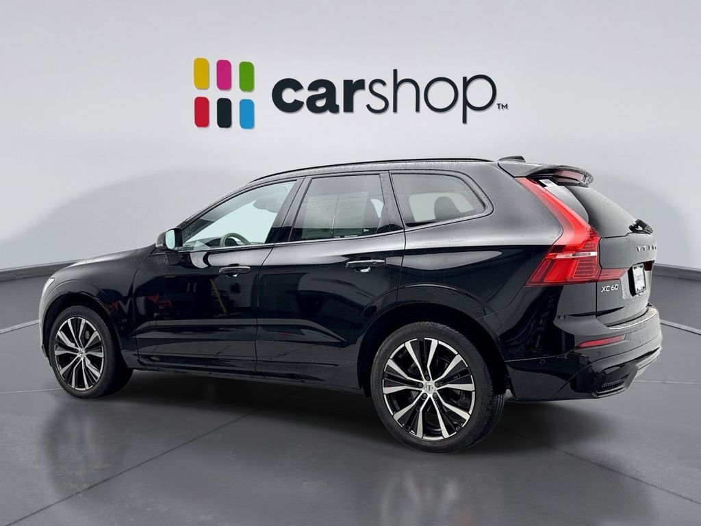 Thumbnail: 2023 Volvo XC60 - 3