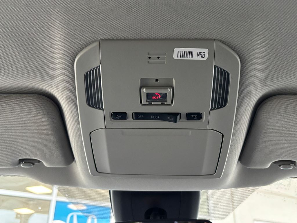 Thumbnail: 2022 Toyota Highlander - 21