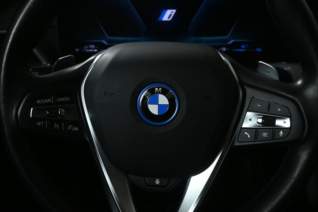 Thumbnail: 2023 BMW 3 Series - 20