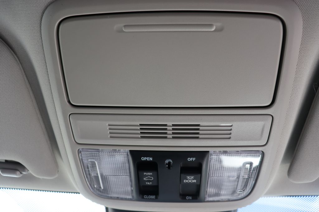 Thumbnail: 2025 Honda Odyssey - 26