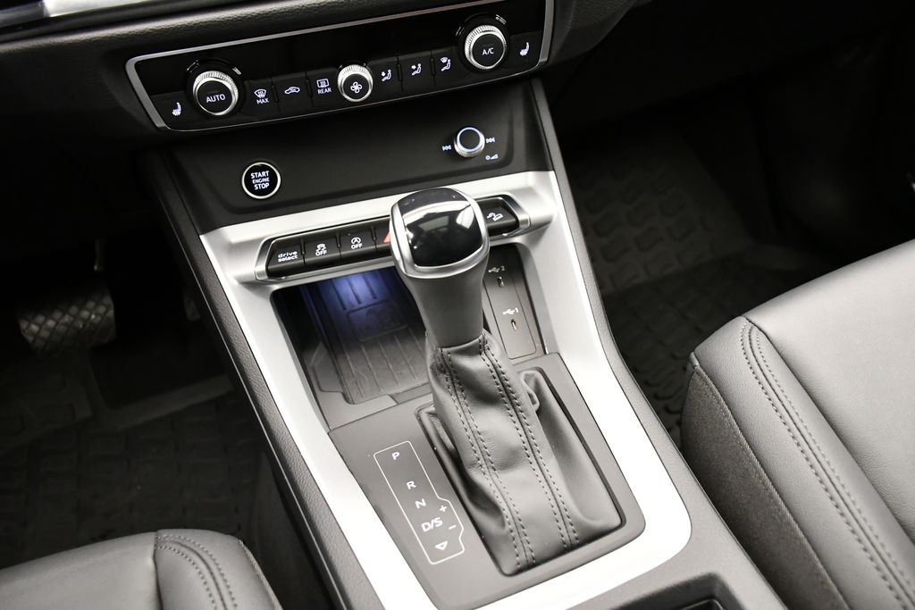 Thumbnail: 2024 Audi Q3 - 31