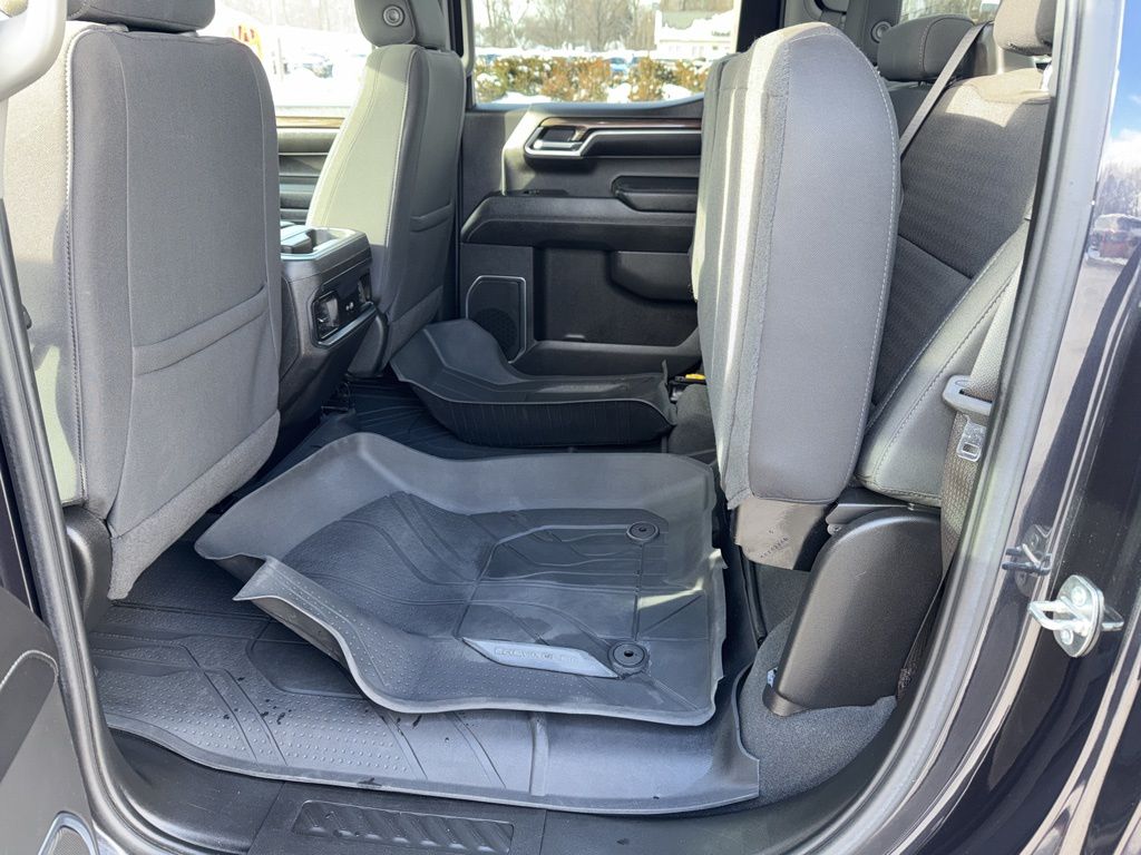 Thumbnail: 2023 Chevrolet Silverado 1500 - 19