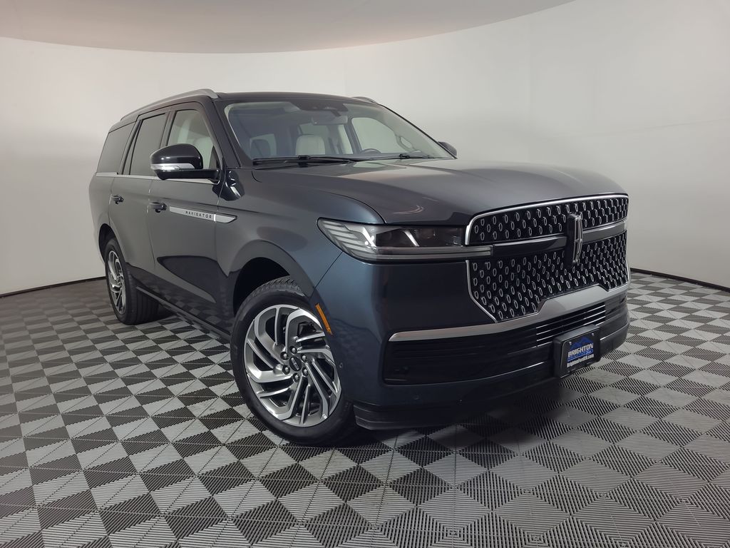 Flight Blue Metallic Clearcoat 2025 Lincoln Navigator SUV / Crossover Four-Wheel Drive Automatic