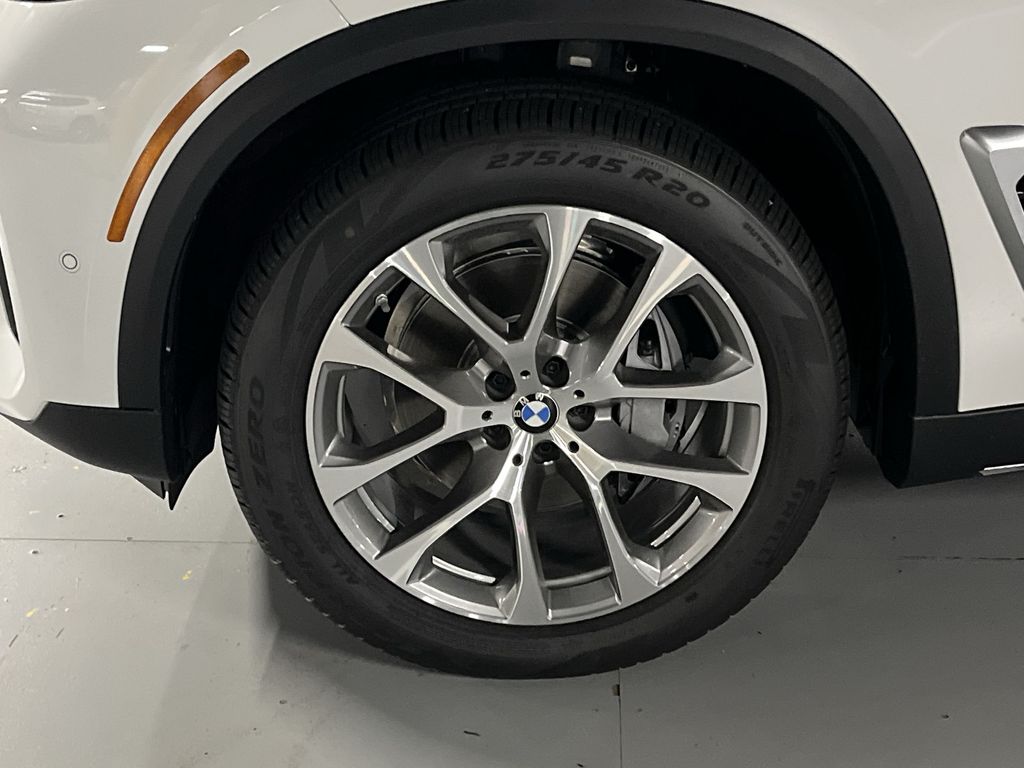 Thumbnail: 2026 BMW X5 - 10