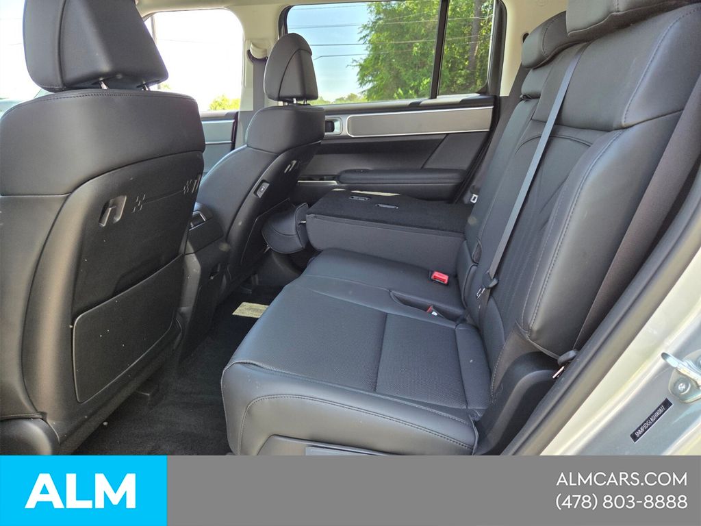 Used 2025 Silver Hyundai XRT image 5