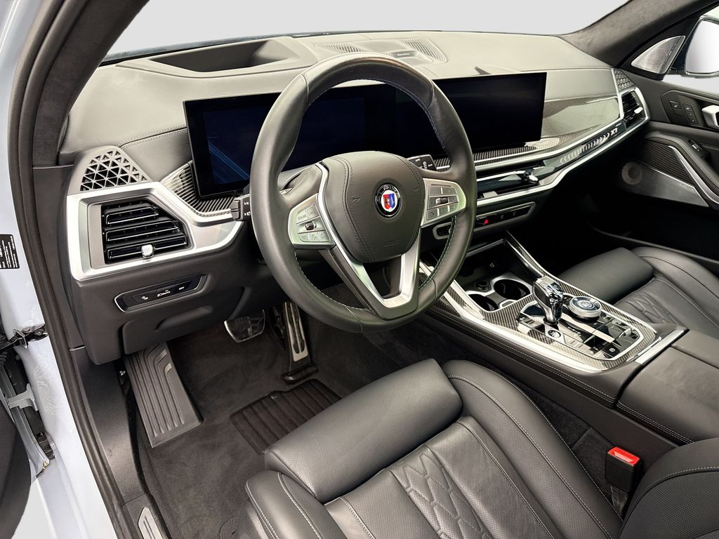 Thumbnail: 2025 BMW X7 - 4