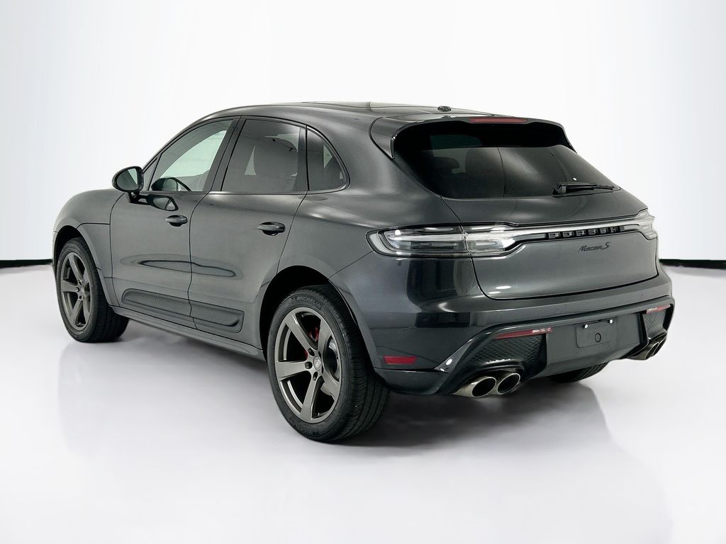 Thumbnail: 2023 Porsche Macan - 3