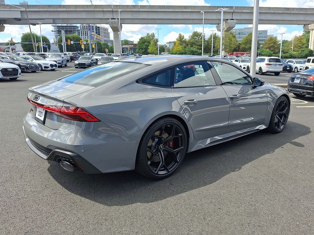 Thumbnail: 2026 Audi RS 7 - 3