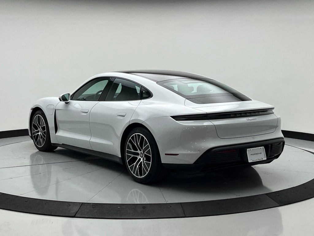 Thumbnail: 2022 Porsche Taycan - 3