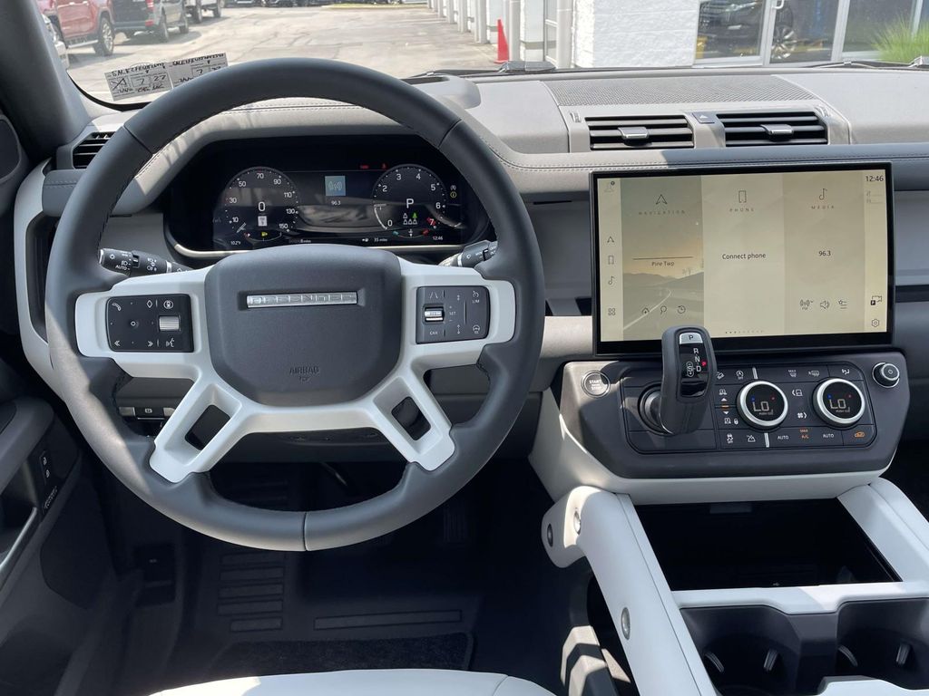 New 2026 Black Land Rover X-Dynamic SE image 24