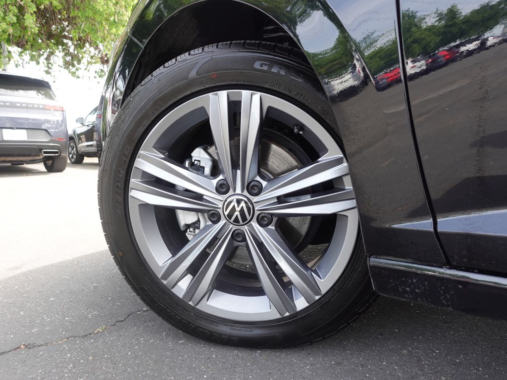 Used 2024  Volkswagen 1.5T SE image 11