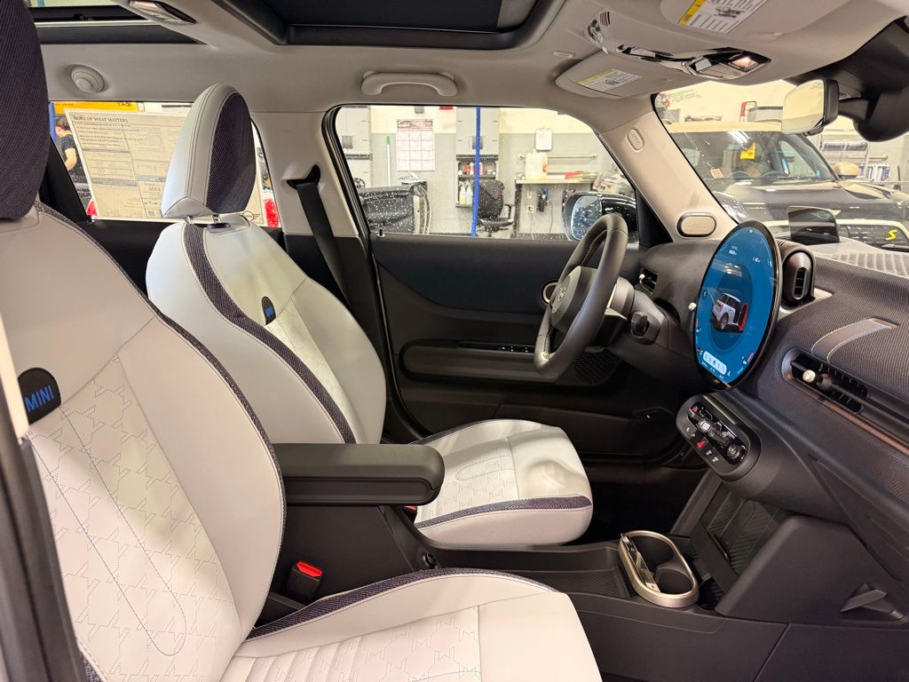 Thumbnail: 2025 MINI Cooper Hardtop - 29