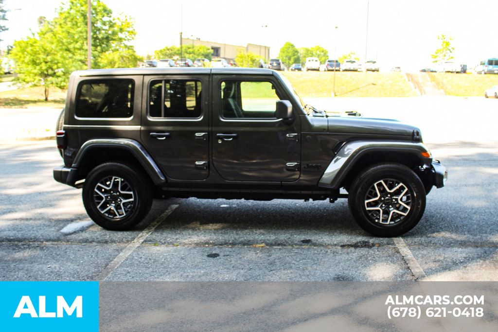Used 2025 Gray Jeep Sahara image 9