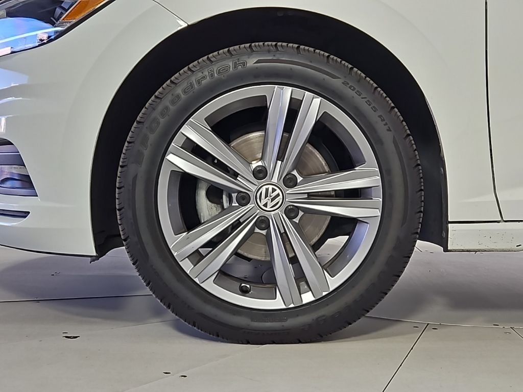 Thumbnail: 2019 Volkswagen Jetta - 5