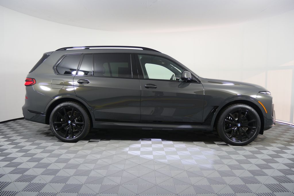 Thumbnail: 2026 BMW X7 - 2