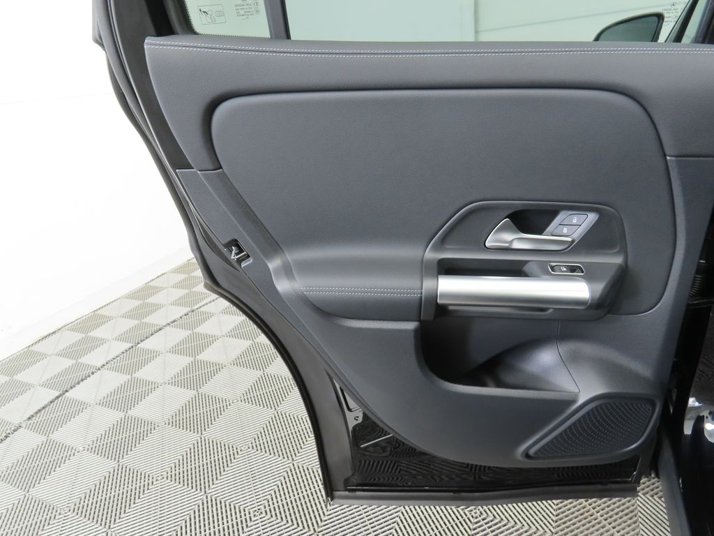 2025 Mercedes-Benz GLA 250 26