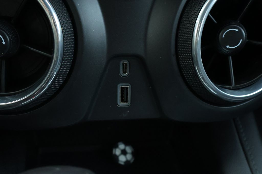 Thumbnail: 2020 Chevrolet Blazer - 27