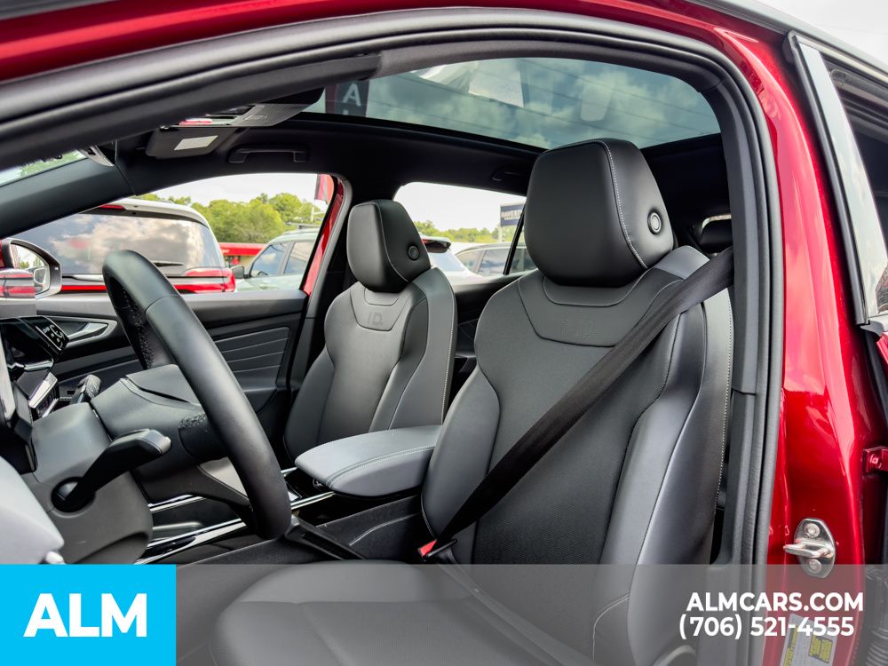 Used 2023 Blue Volkswagen Pro S image 9