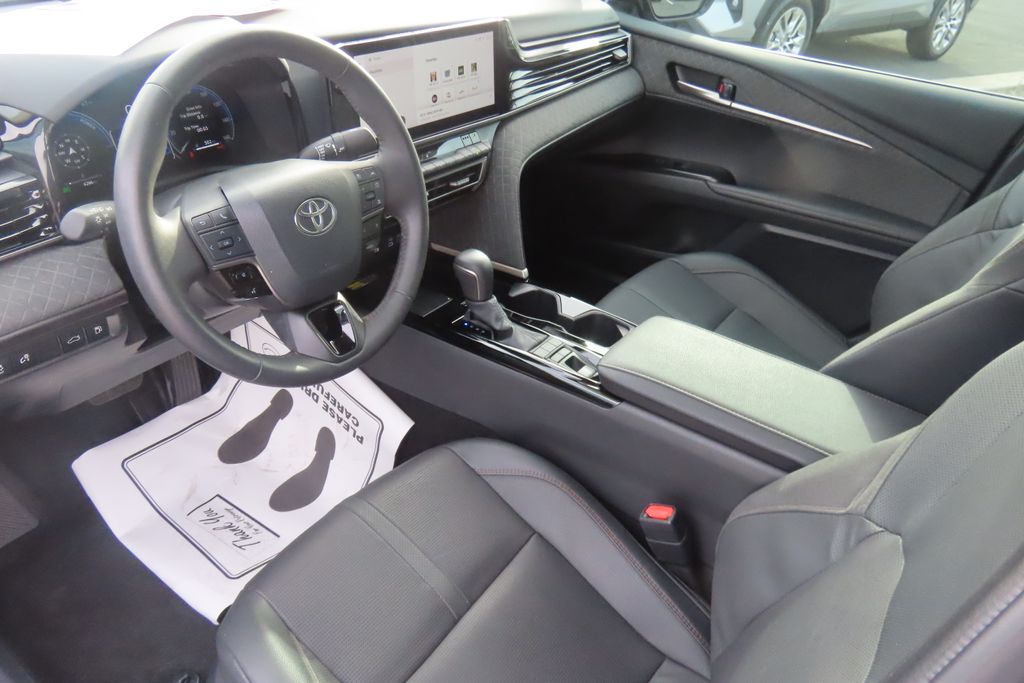 Thumbnail: 2025 Toyota Camry - 9