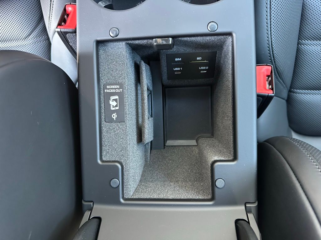 Thumbnail: 2026 Porsche Macan - 25