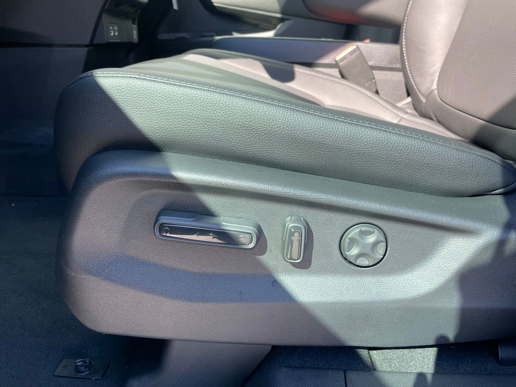 Thumbnail: 2026 Honda Odyssey - 25