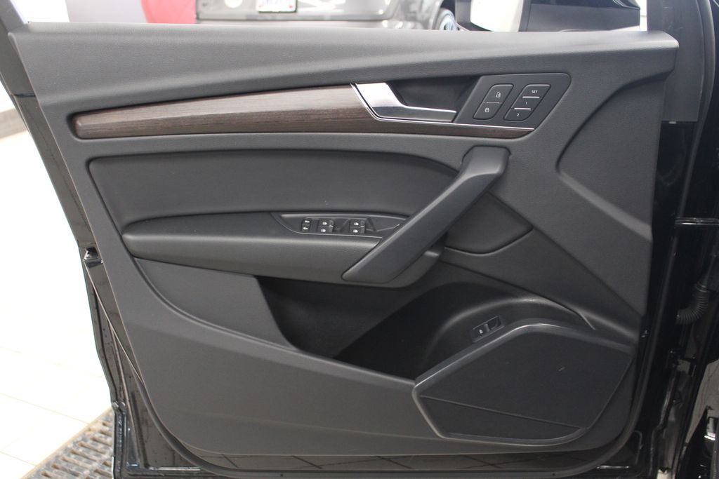 Thumbnail: 2023 Audi Q5 - 12