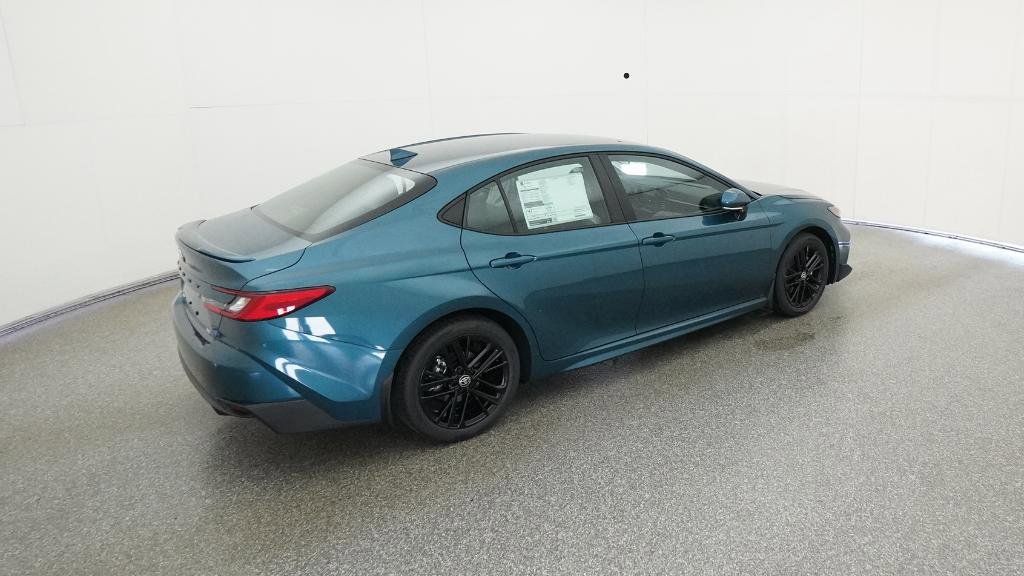 2025 Toyota Camry SE 17