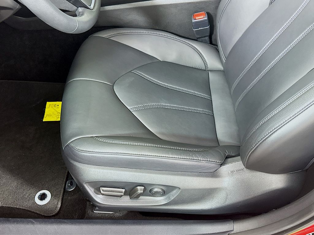 Thumbnail: 2022 Toyota Avalon - 19