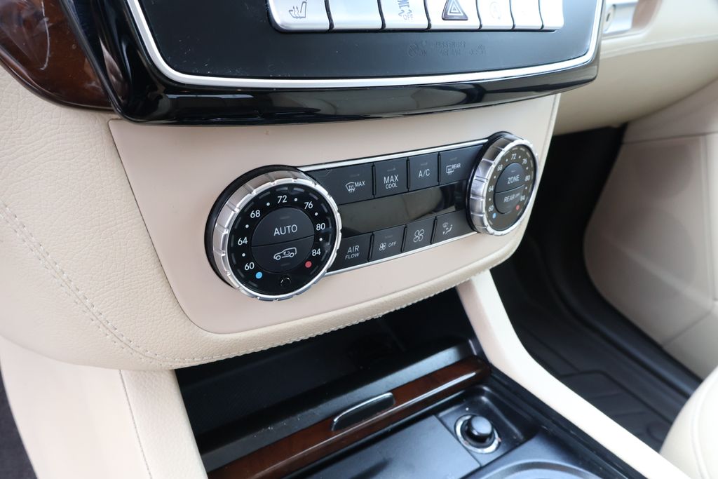 Thumbnail: 2019 Mercedes-Benz GLS - 24