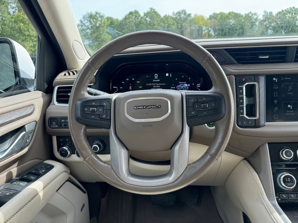 2022 GMC Yukon XL Denali 11