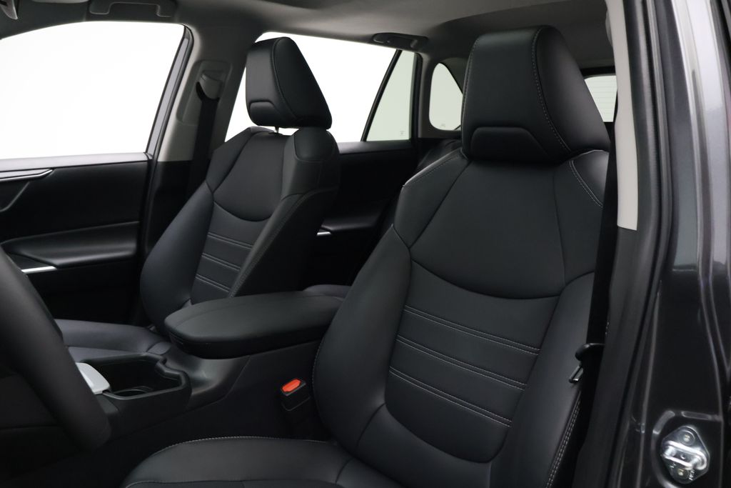 Thumbnail: 2025 Toyota RAV4 - 13