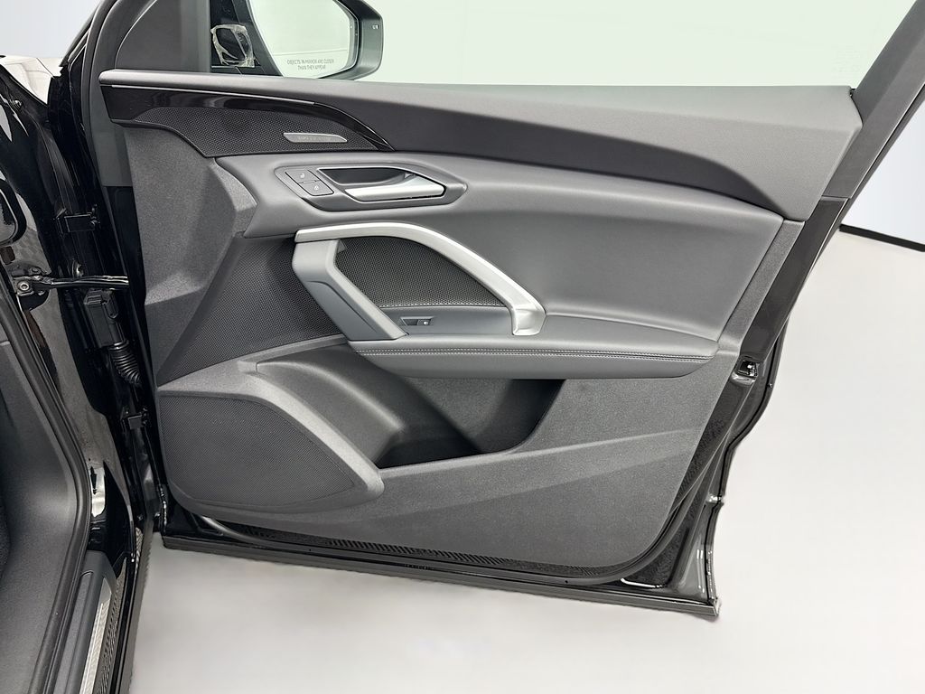 Thumbnail: 2025 Audi Q5 - 25