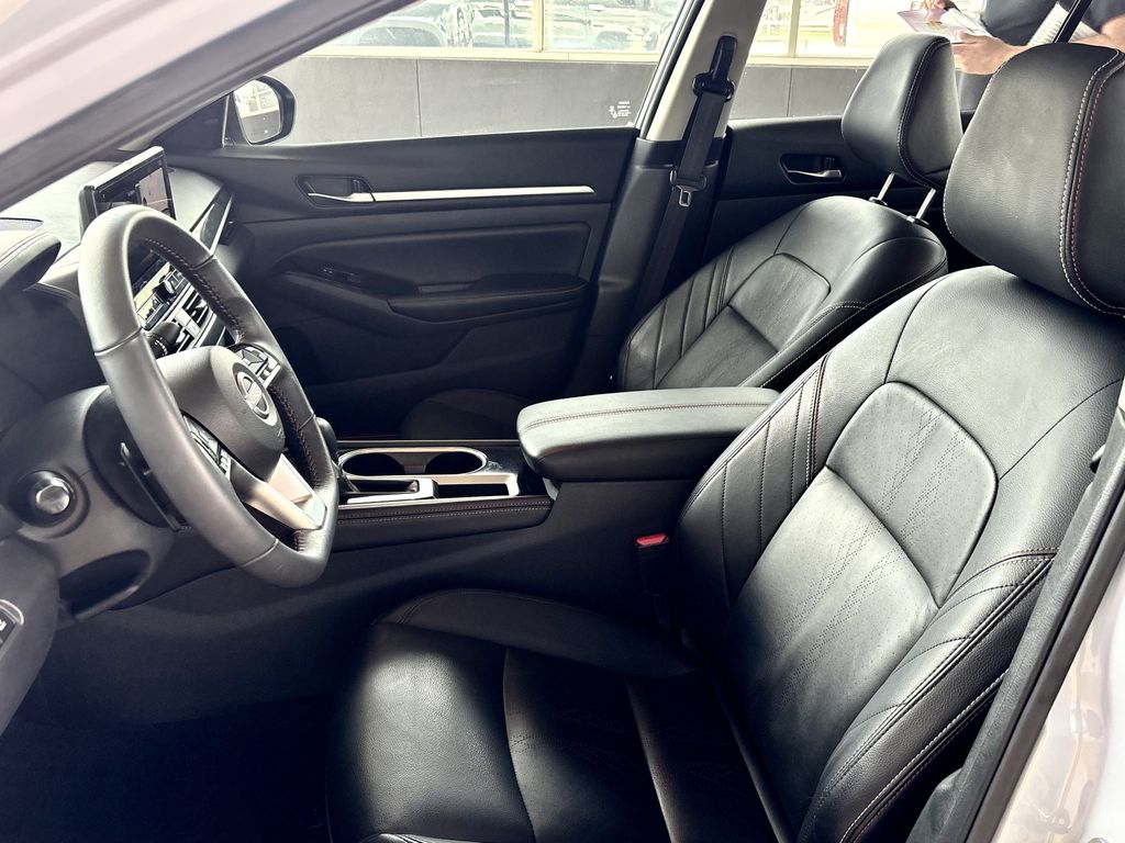 Used 2024 Nissan Altima Sedan
