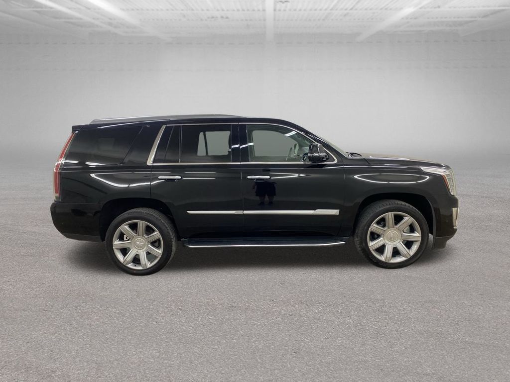 2020 Cadillac Escalade Luxury photo