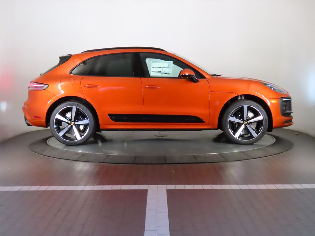 Thumbnail: 2025 Porsche Macan - 8