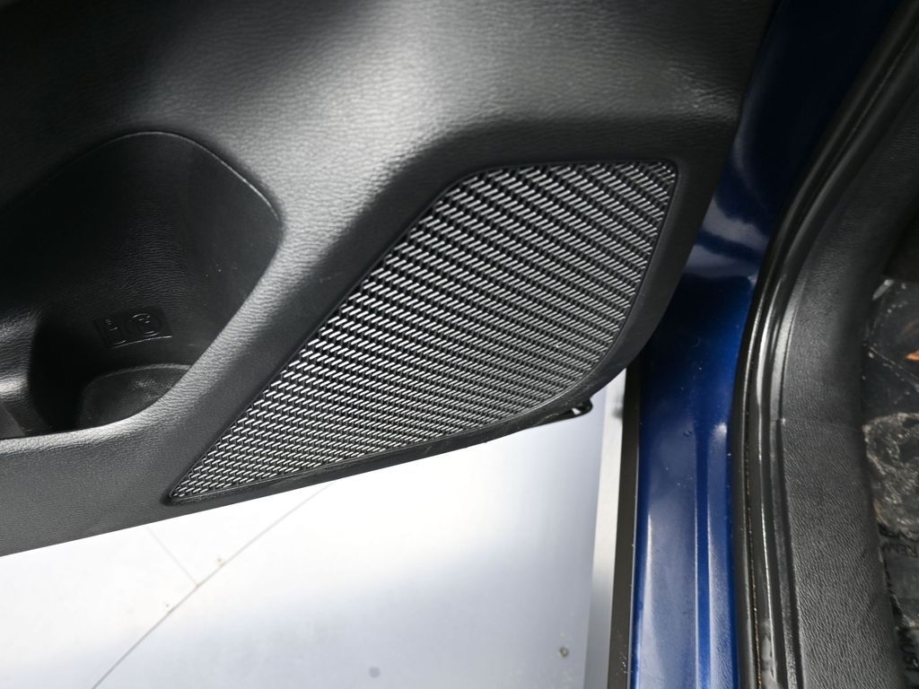 Used 2023 Cosmic Blue Metallic Mitsubishi SE Special Edition image 14