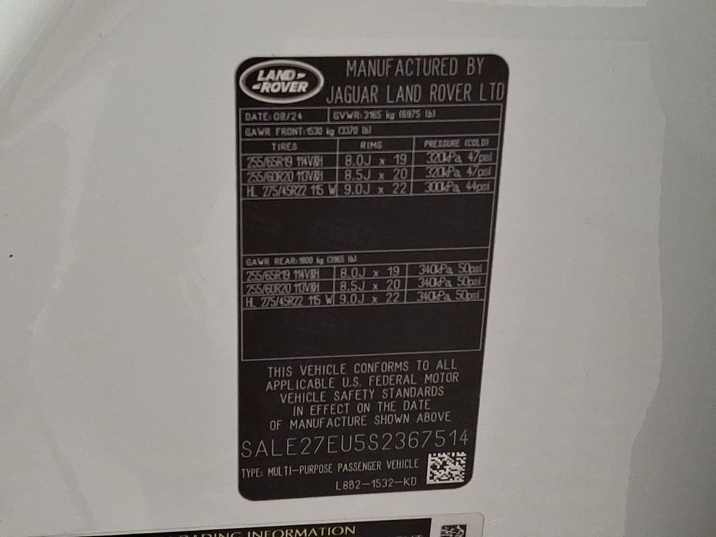 2025 Land Rover Defender 110 16