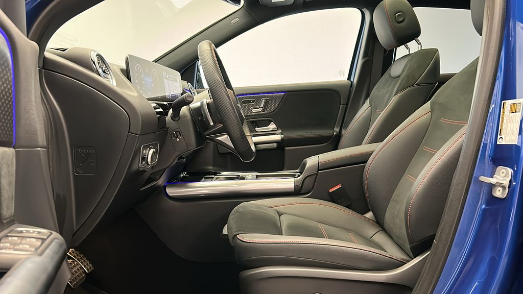 2025 Mercedes-Benz GLA 250 4MATIC 12