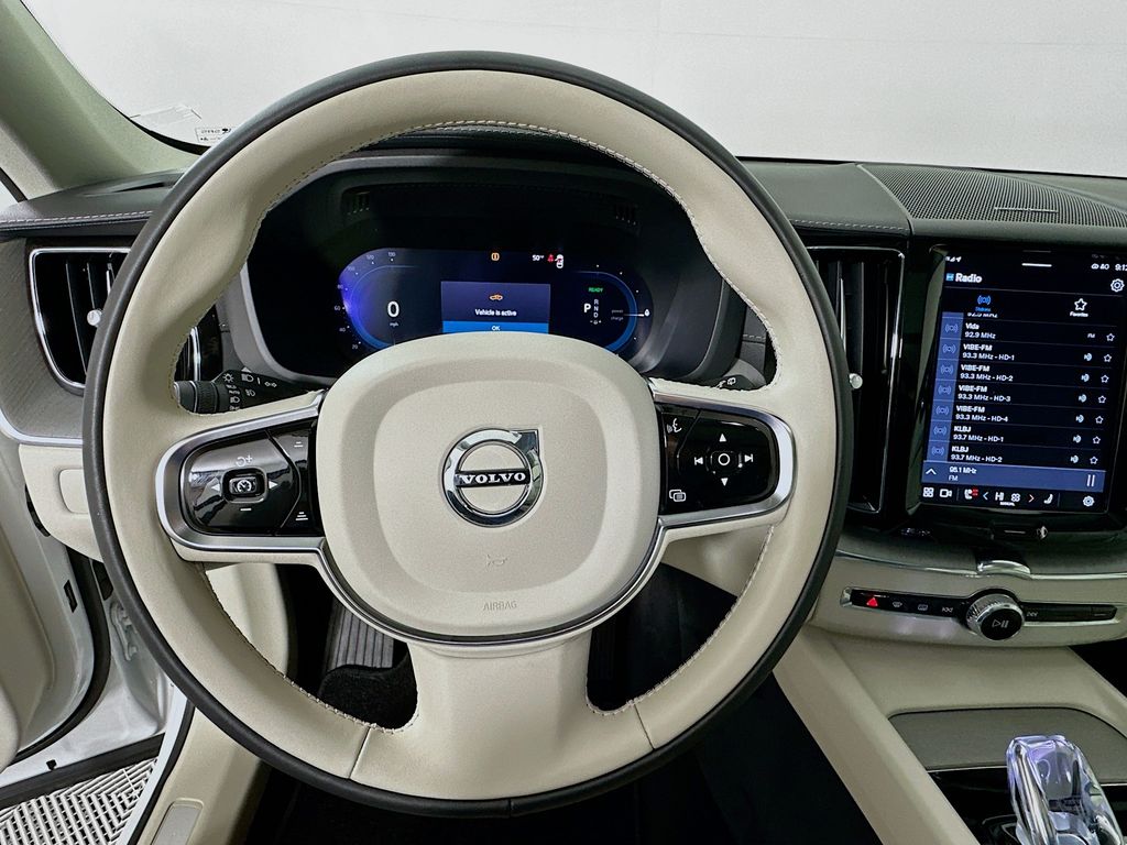 Thumbnail: 2024 Volvo XC60 - 11