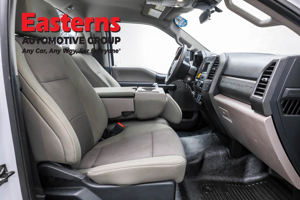 Used 2020 White Ford XL image 21