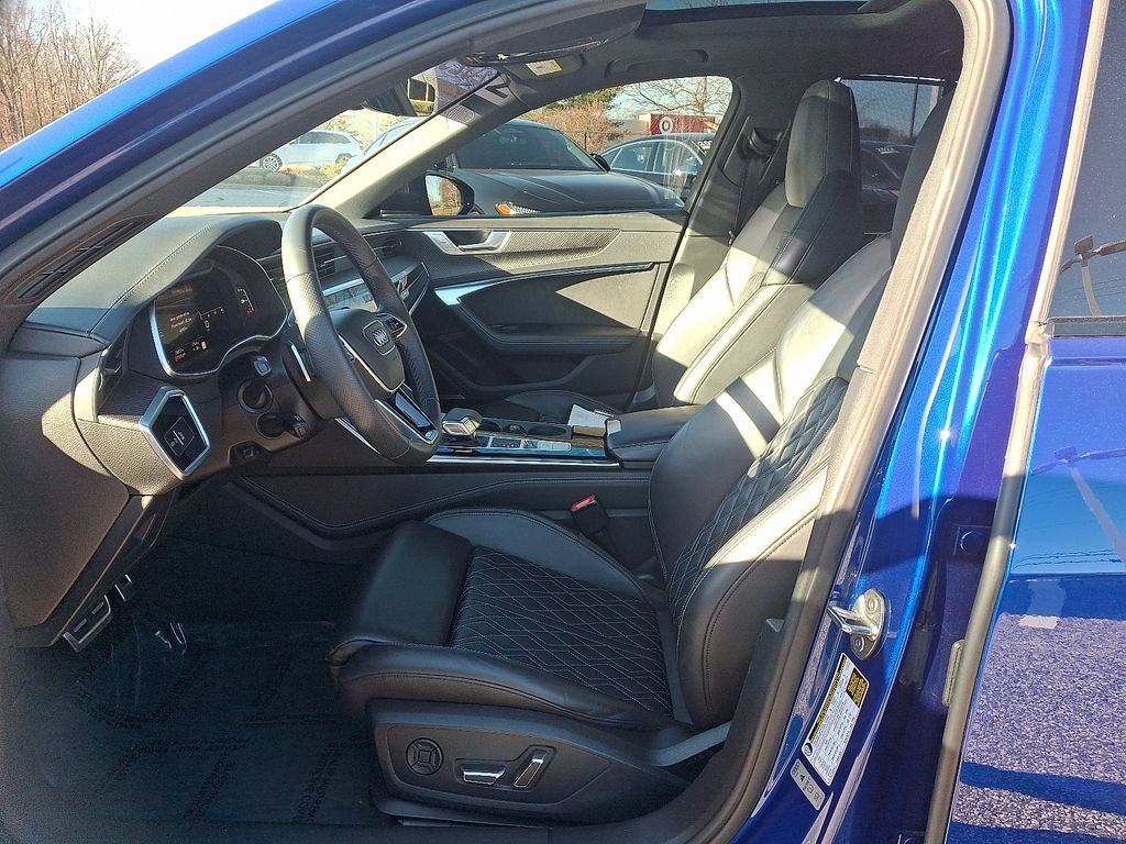 Thumbnail: 2023 Audi S6 - 14