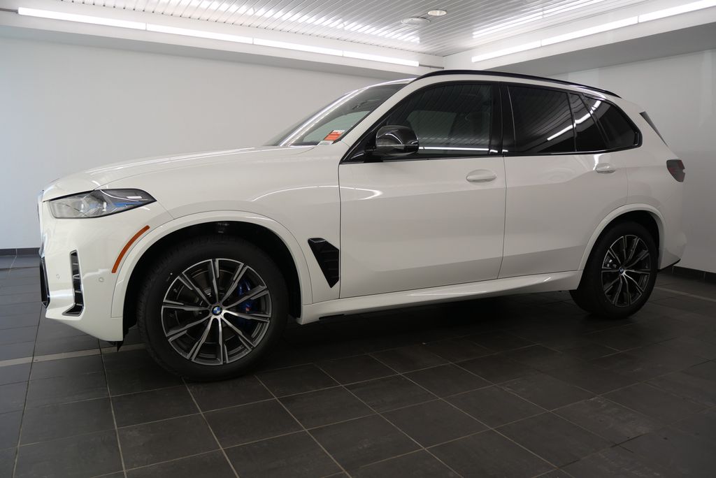 2025 BMW X5 M60i 2