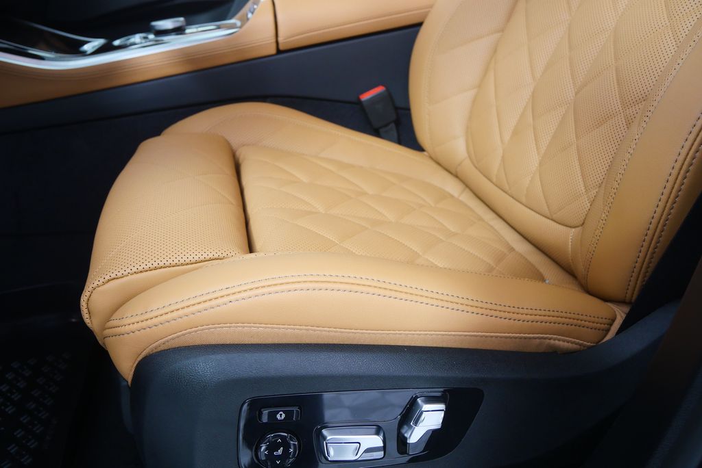 Thumbnail: 2026 BMW X5 - 9