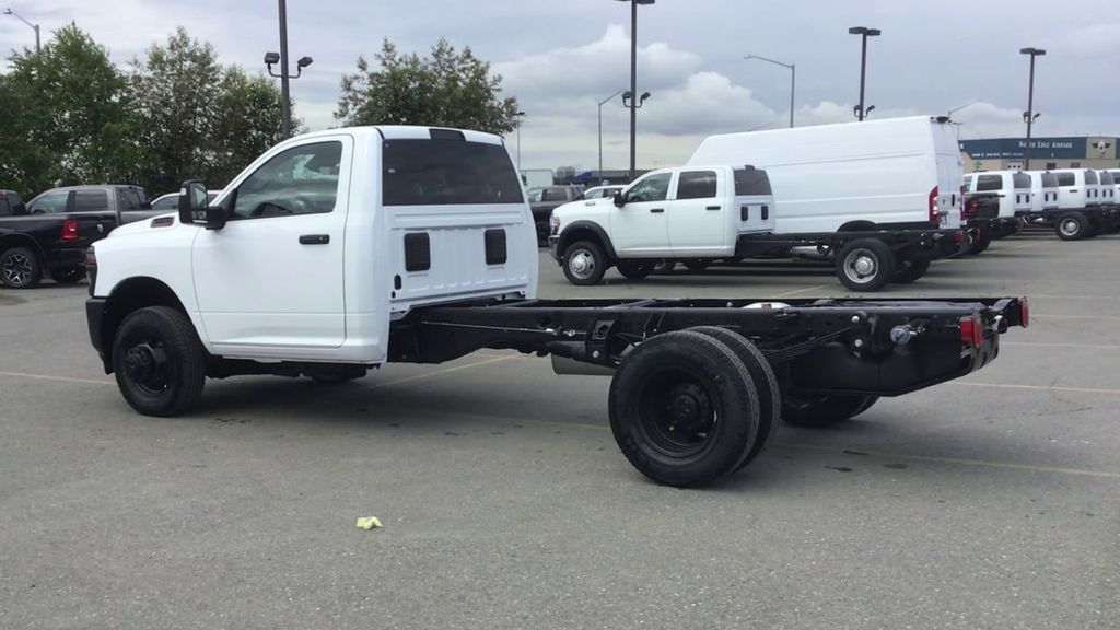 2025 RAM 3500 Chassis Tradesman - Photo 6