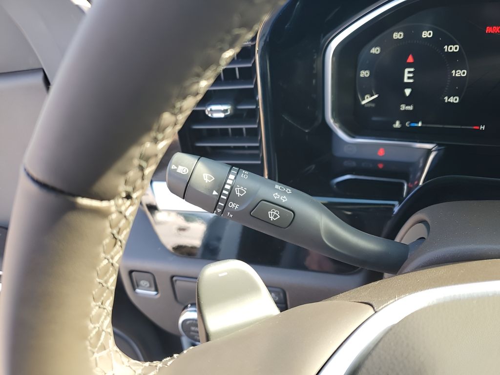 New 2026 White GMC SLT image 32