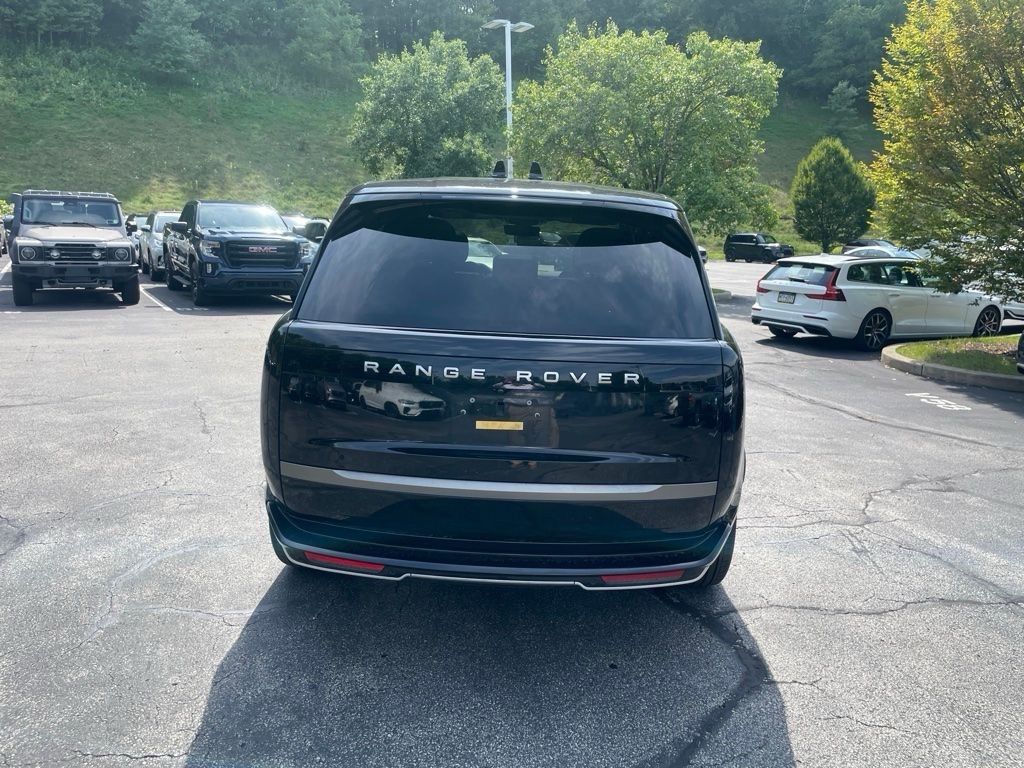Certified Used 2025 Black Land Rover SE image 8