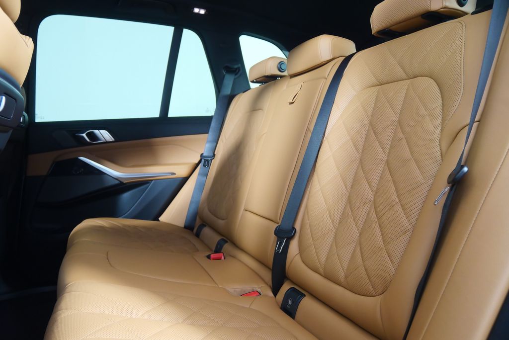 Thumbnail: 2026 BMW X5 - 16