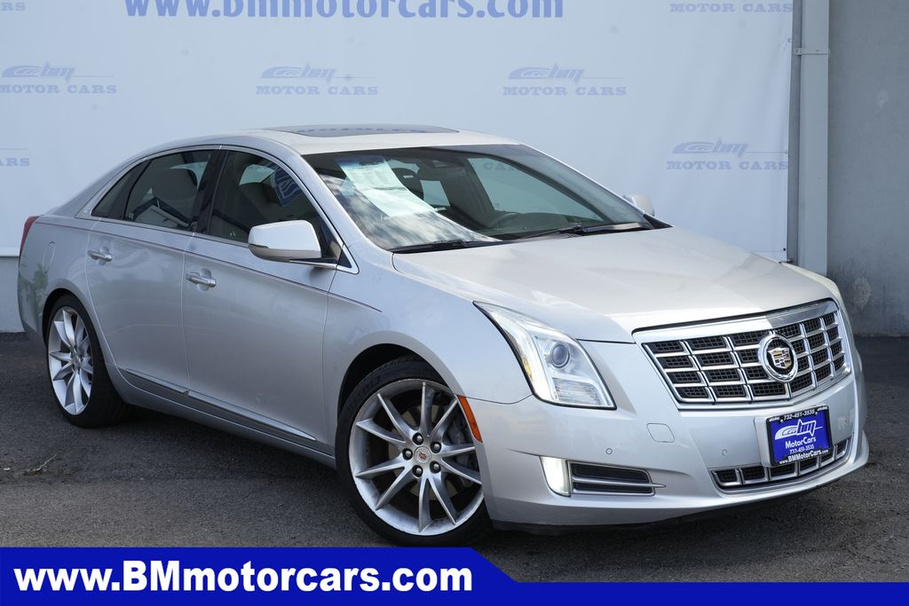 Radiant Silver Metallic 2014 Cadillac XTS Sedan All-Wheel Drive 6-Speed Automatic